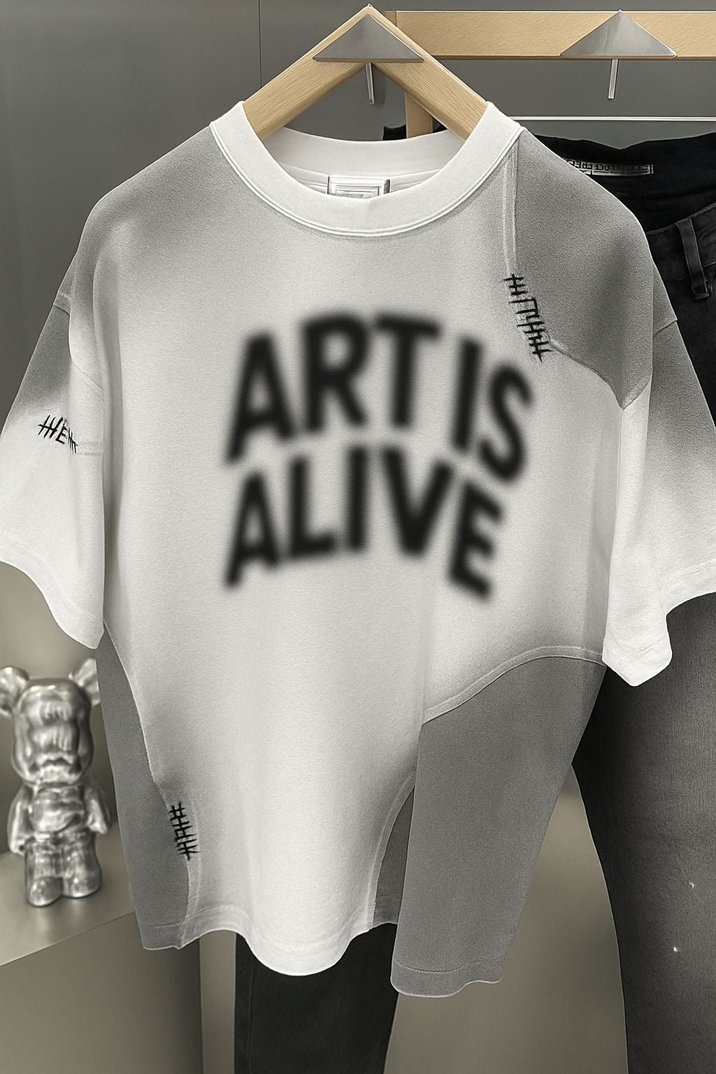 ART IS ALIVE TEE